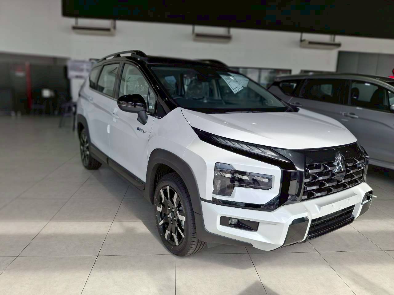 xpander cross hev 2026 ราคา969,000 ฟรีดาวน์หรือ เลือกรับ ดอกเบี้ย 0% นาน 72เดือน 